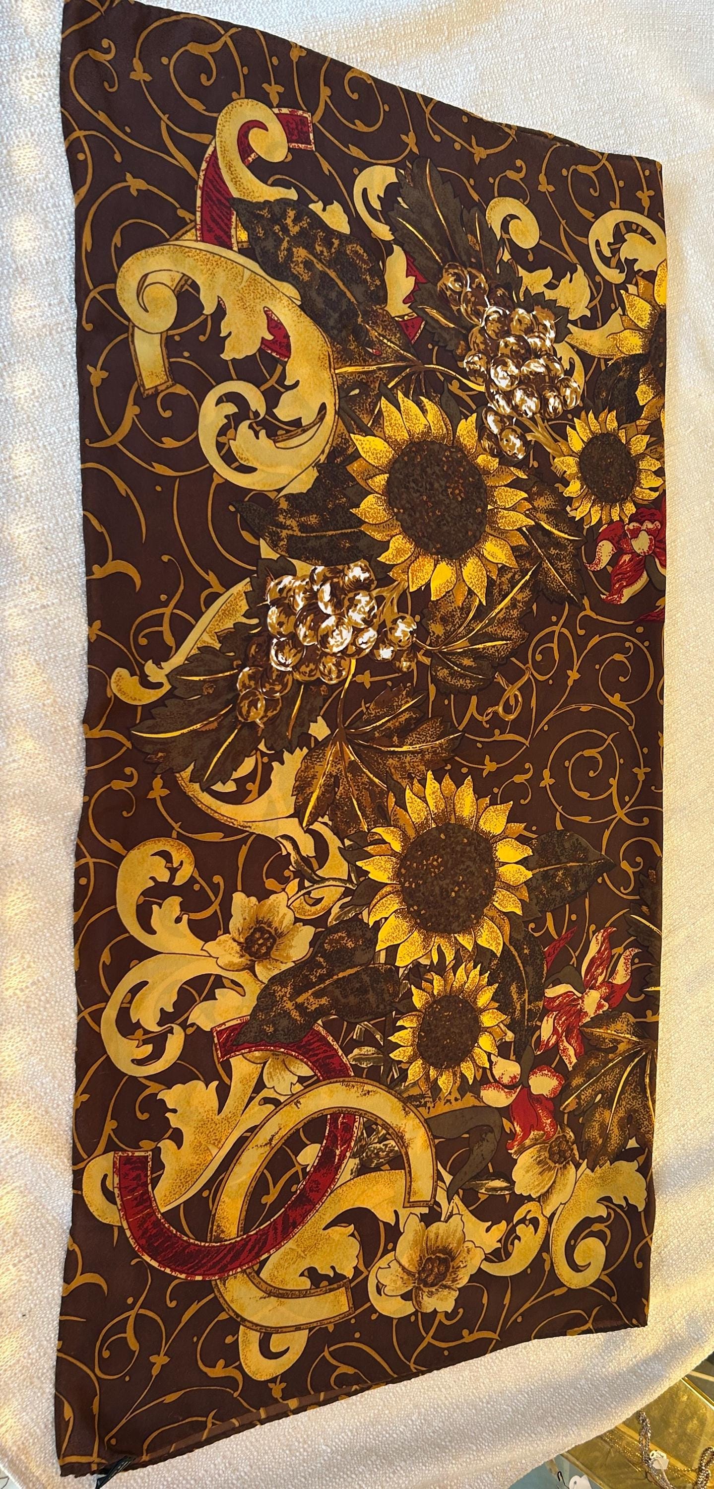 ひまわりが描かれた素敵な90年代のシャネルのシルクスカーフ - Etsy 日本
