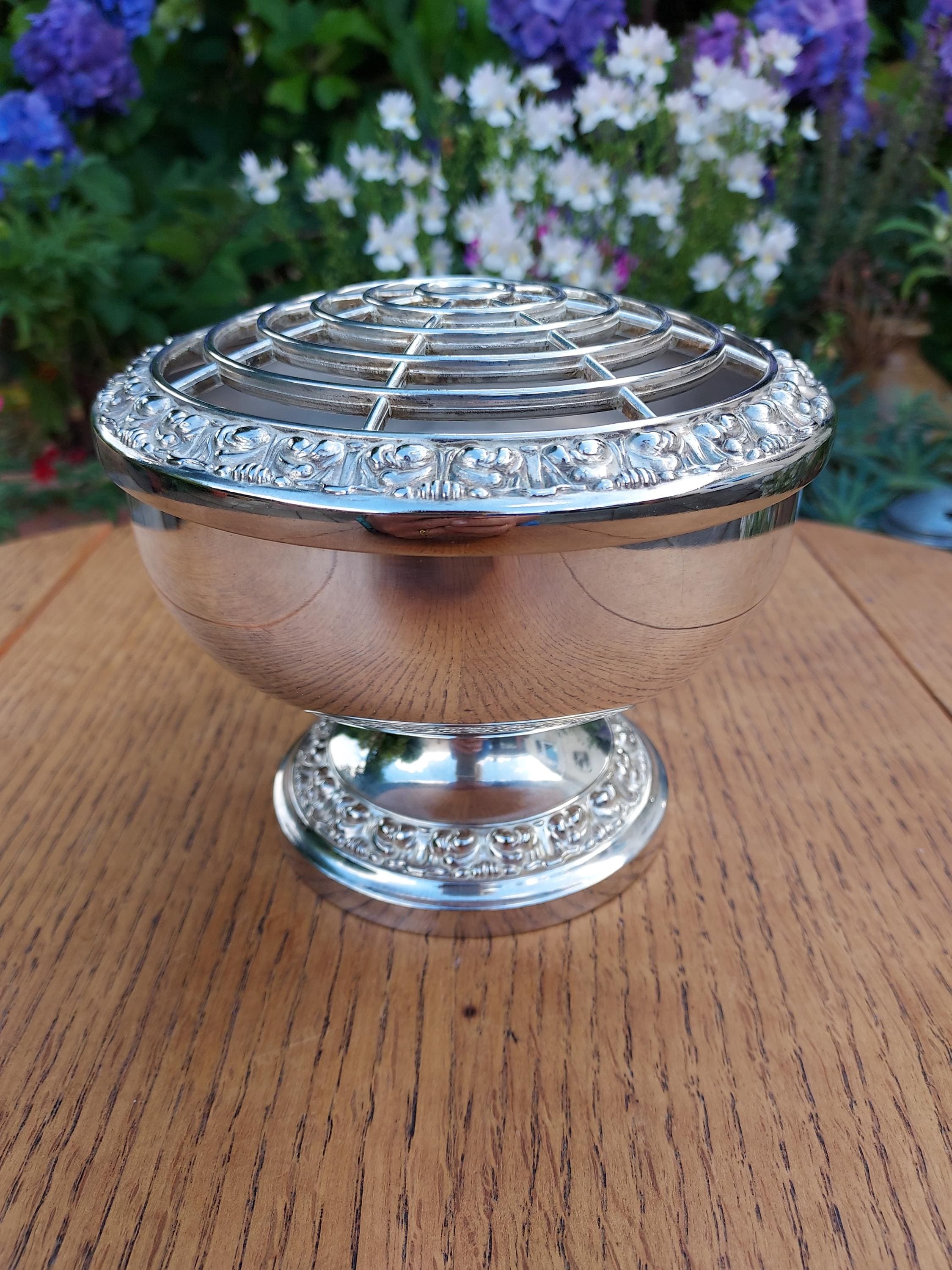 英国 アンティーク　IANTHE フラワー/ローズボウル・ベース/花器　銀メッキ Ianthe Rose Bowl - Etsy
