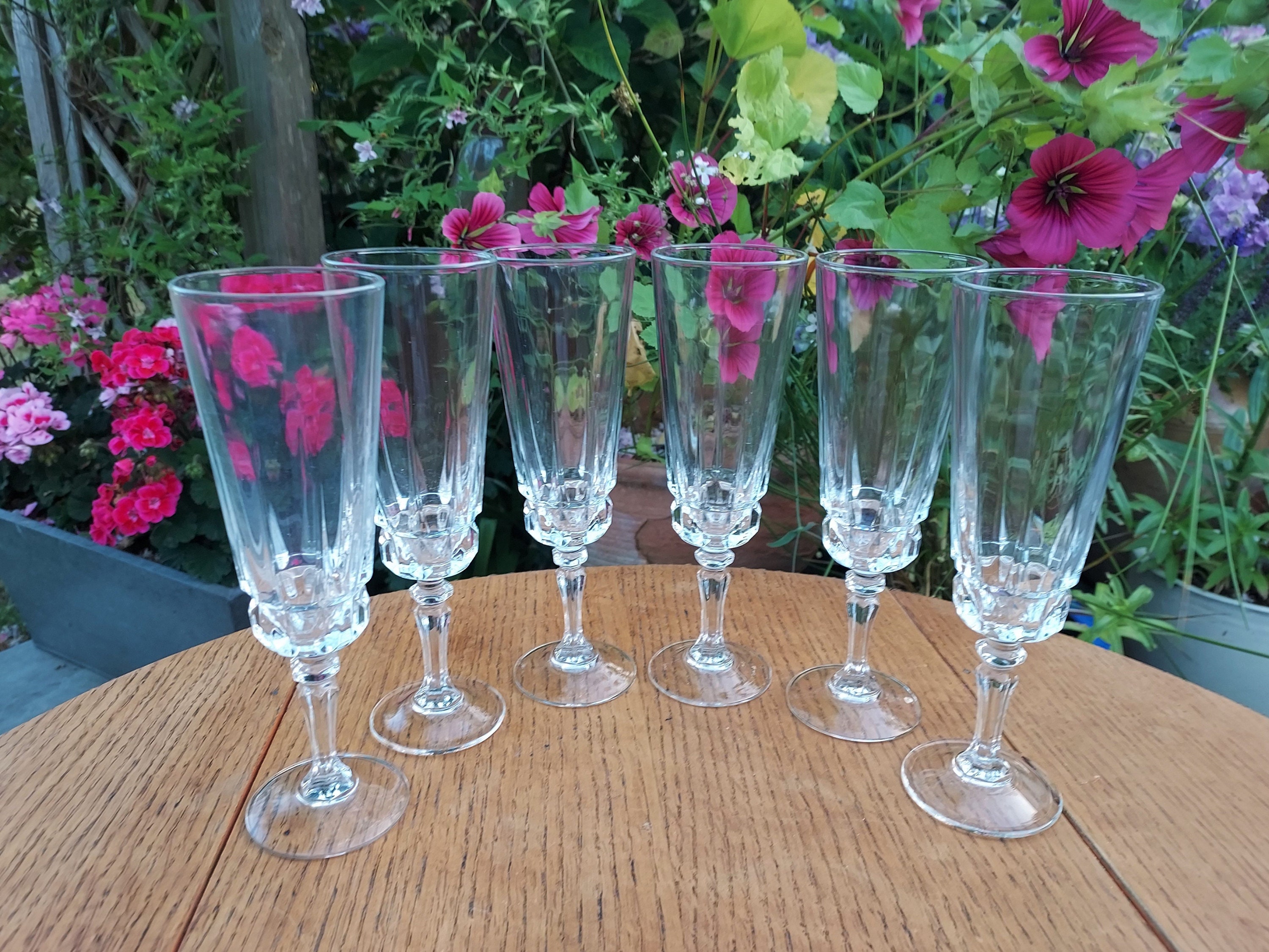 Set Vintage French Luminarc Champagne Flutes. Victoria Design Luminarc Glasses. 140 ml Prosecco Cocktail Glasses. Classic French Glassware