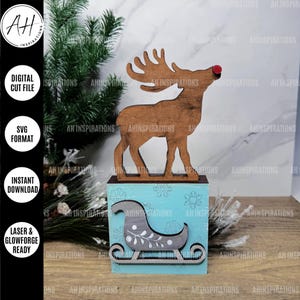 Supporto per slitta con renne di Natale, download digitale istantaneo per le vacanze, file SVG Glowforge tagliato al laser, regalo per lei, supporto per slitta di Babbo Natale
