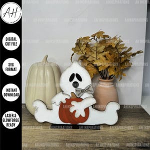 Ghost met pompoen Halloween-oppas, heksenhoed, oktober Spooky Lover SVG, Glowforge en lasergesneden bestand, vrijstaand cadeau voor decoratie