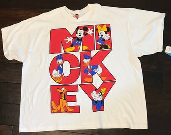 VTG NWT Disney Mickey Unlimited Mickey & Friends Spellout T-shirt Storlek 26W/28W