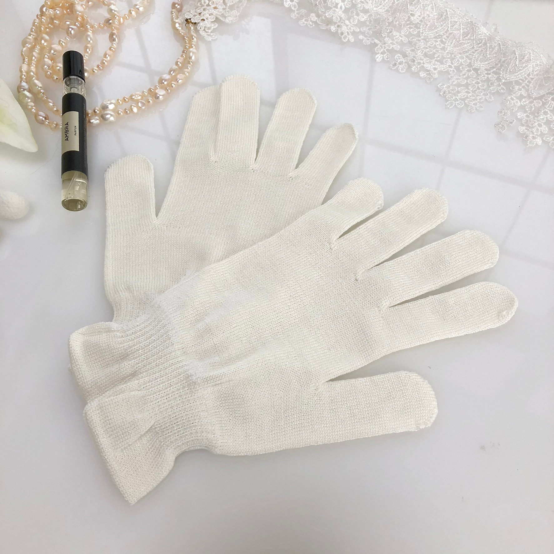 Mulberry Silk Sleeping Gloves for Hand Care Beauty Made in JAPAN