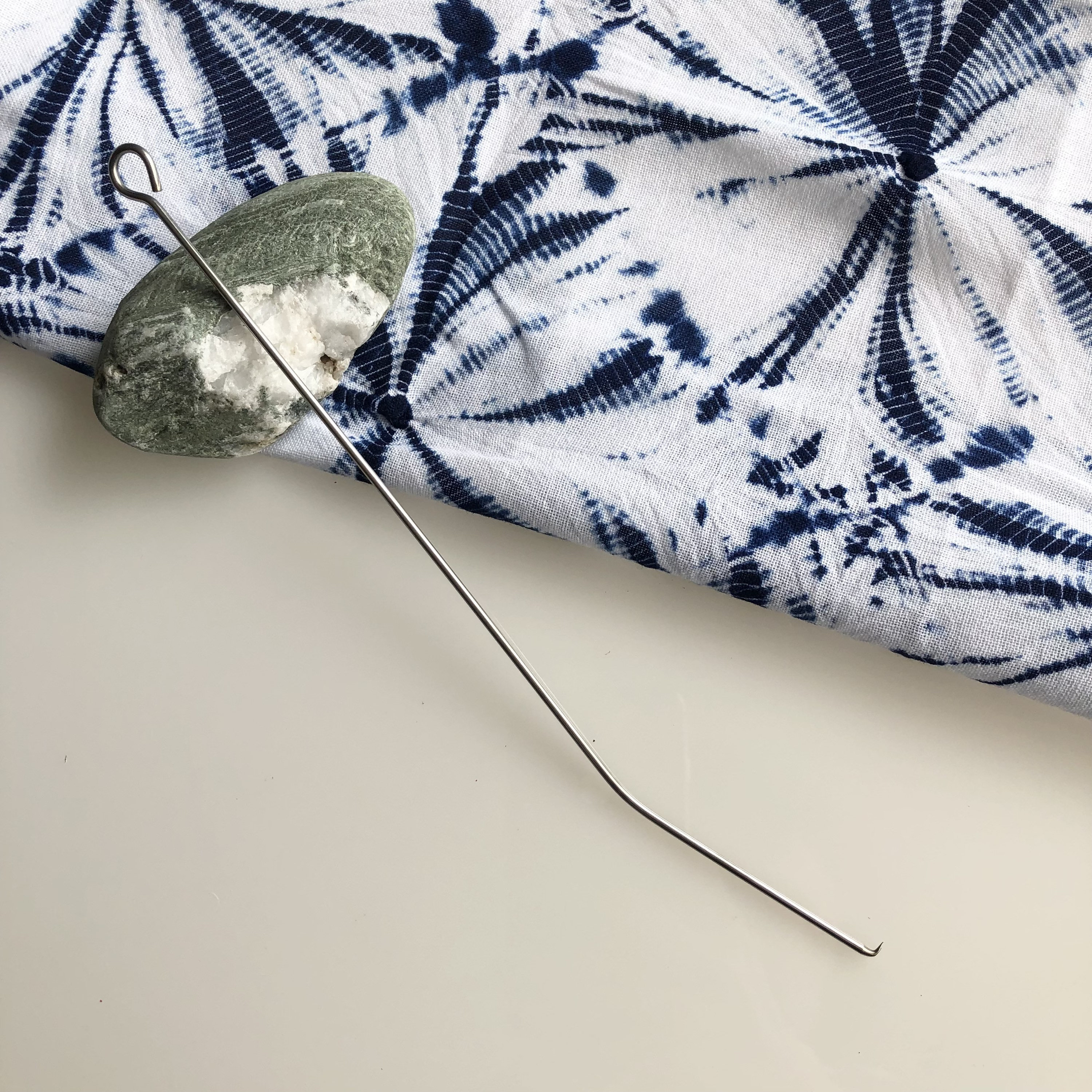 Te Kumo Shibori Hook Hand Wind Spiderweb Tie-dye Tool in Arimatsu