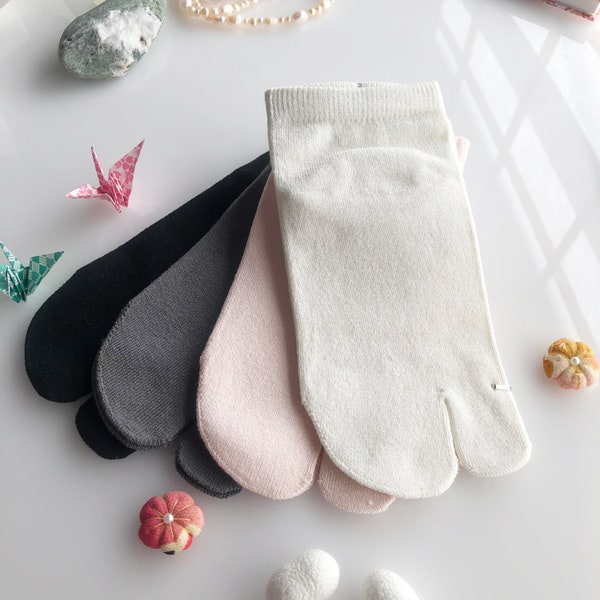 Mulberry silk maiko tabi short socks for woman: made in JAPAN /spun silk/ gift for mom