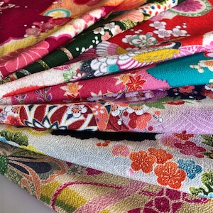 Assortiment de 7 kimonos imprimés crêpe rayonne Hitokoshi chirimen 24 cm X 34 cm/KYOTO adaptés aux travaux de Tsumami Tsurushi chirimen