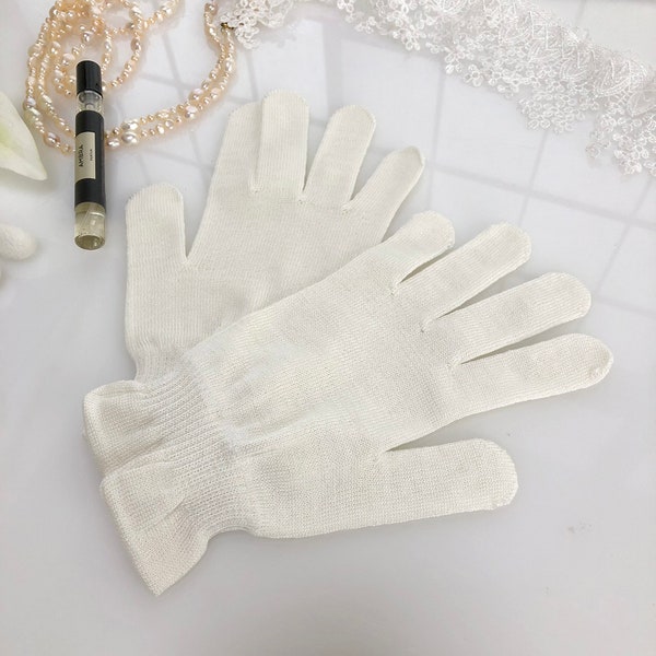 Mulberry silk sleeping gloves for hand care beauty made in JAPAN silk 100% for women/spun silk/spa gloves/silk overnight glove/good for gift