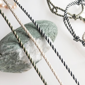 Silk round spiral braided cord kumihimo 2.5mm 1meters Japanese silk cord "Edo-uchi-himo" 8 strand braid/MADE in JAPAN