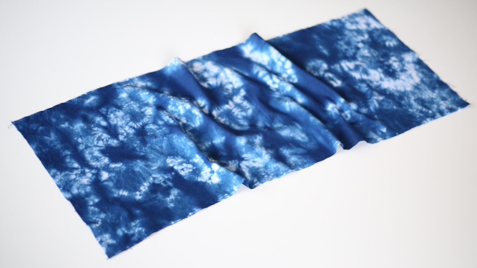 Miyako Zome Murakumo Tie-dye Tool/ Thin Pole-wrapped Coral Reef