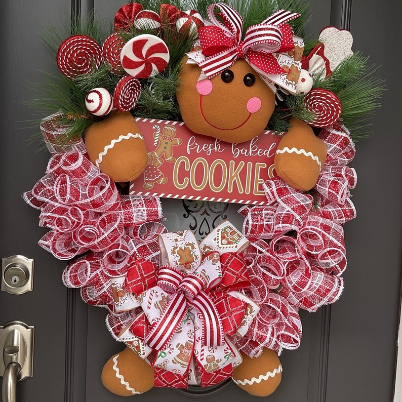 Gingerbread Girl Christmas Wreath: Whimsical Bakery Front Door Decor - Etsy