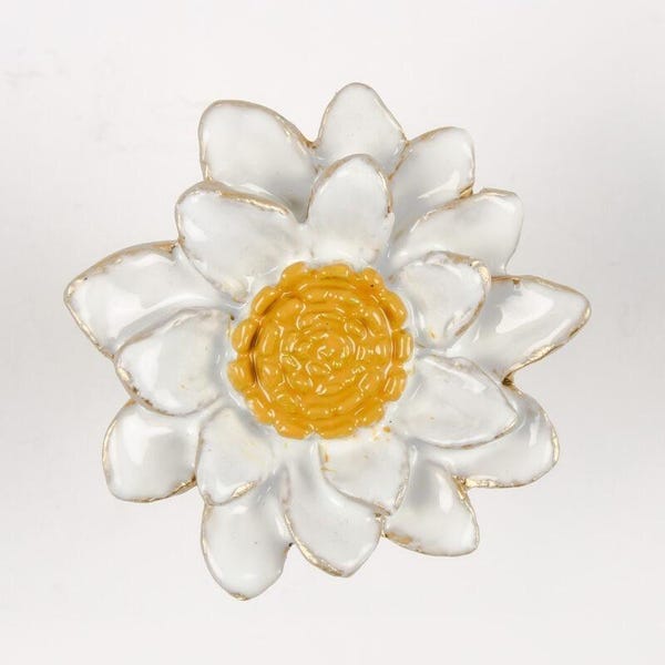 Daisy Knob, White and Yellow Flower Handle