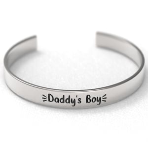 Daddy&#39;s Boy, Bracelet