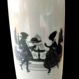 Handmade VASE _German Democratic Republik: Wagner & Apel, Lippelsdorf Thuringia. Blue ground mark crown + inscription &quot;GDR 1877&quot;, No. 7800