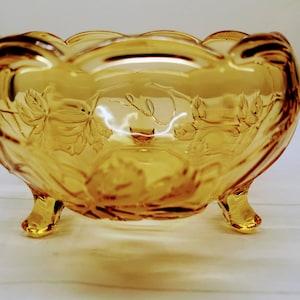 ART DECO candy bowl * Wonderful old pressed glass BOWL amber or honey-colored with leaf ornament, 3 feet, wavy edge, poss. Bohemia, Ø 5.51&quot;