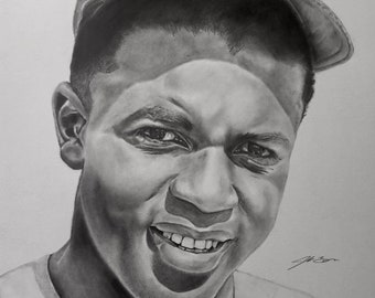 Può includere: Un disegno a matita in bianco e nero di un uomo che indossa un cappello da baseball con una lettera "B" su di esso. Sta sorridendo e indossa una divisa da baseball. Il disegno è firmato "J. Burgess" e ha il testo "Jacob Burgess Drawings" in basso.