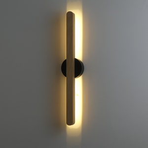 Vertical wall light in natural and black wood minimalist Decoration