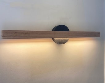 Horizontal wall light in natural wood and minimalist black Decoration