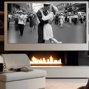 Impresión en lienzo en blanco y negro de un marinero de la Marina de los EE. UU. besando a una enfermera en una calle de la ciudad de Nueva York, foto retro romántica, arte de pared romántico vintage