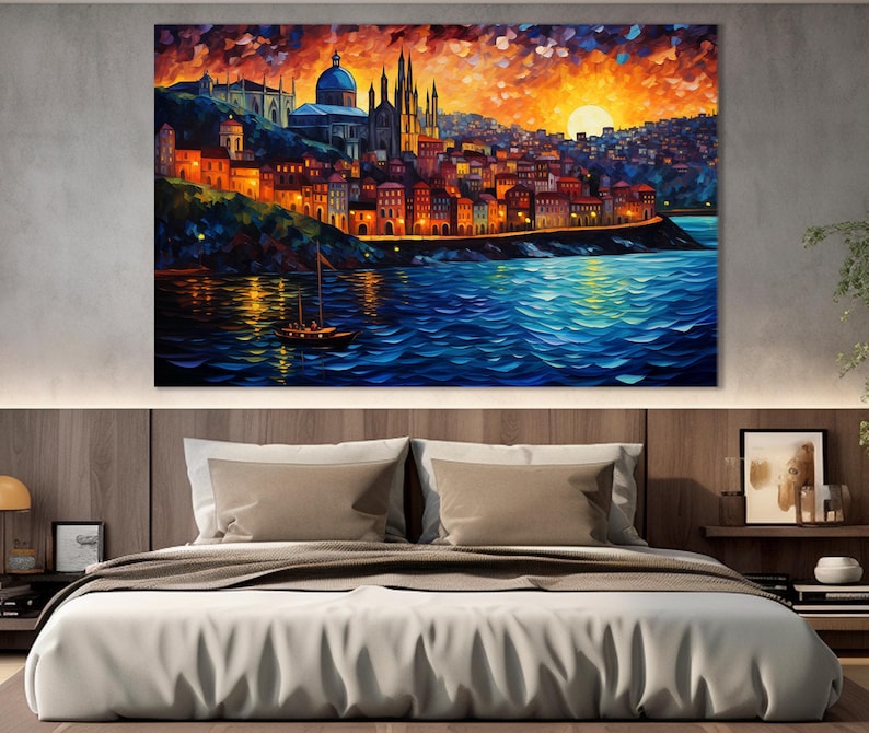 K&ouml;nnte beinhalten: Ein Gem&auml;lde, das eine Skyline einer Stadt bei Sonnenuntergang mit einem Segelboot im Wasser zeigt. Die Stadt ist auf einem H&uuml;gel gebaut und hat eine gro&szlig;e Kirche mit einer Kuppel. Der Himmel ist orange und rosa mit Wolken. Das Wasser ist blau und gr&uuml;n mit Wellen.