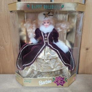 1996 Happy Holidays Barbie Doll Special Edition Mattel Blonde NEW In Package