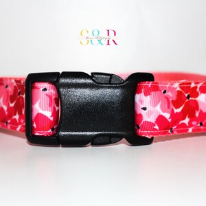 Pretty Red and Pink Floral Dog Collar, Spring Floral Dog Collar, Handmade Dog Collar, Vegan Dog Collar, Spring Gift, Optional Dog Lead imagen 2