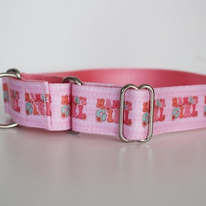 Mama&#39;s Girl Martingale Dog Collar: Retro Floral Print, Pink