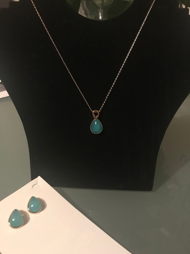 18ct Yellow Gold With Sky Blue Agate Gemstone Pendant and Earrings Set