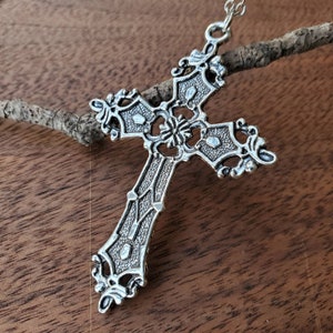 Men&#39;s cross pendant, Stainless steel cross for men, Jesus religious cross pendant, Men&#39;s silver cross, Vintage Jewelry, Gothic Necklace