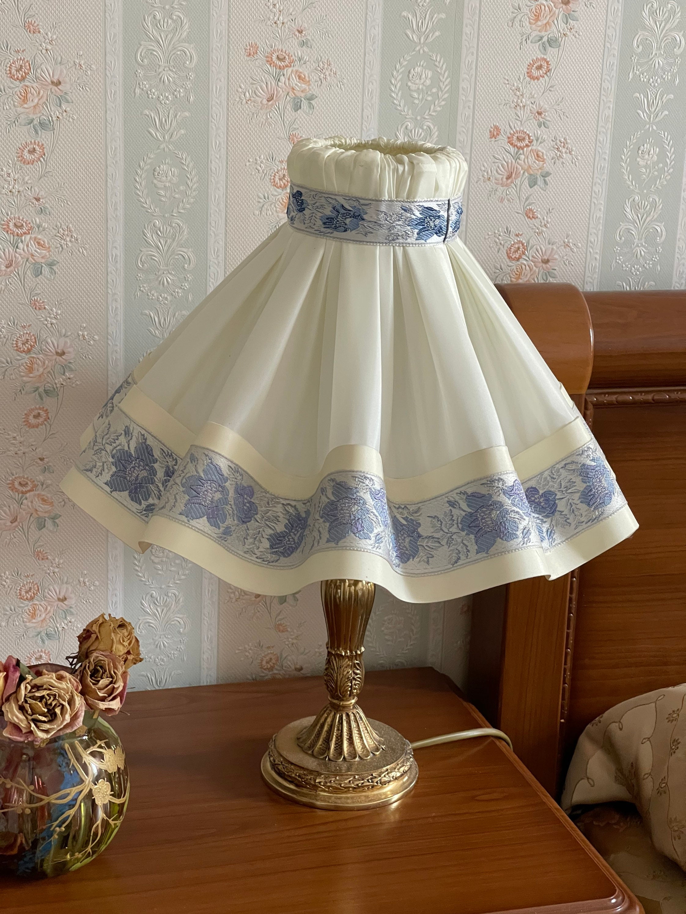 lampe De Chevet. lampe