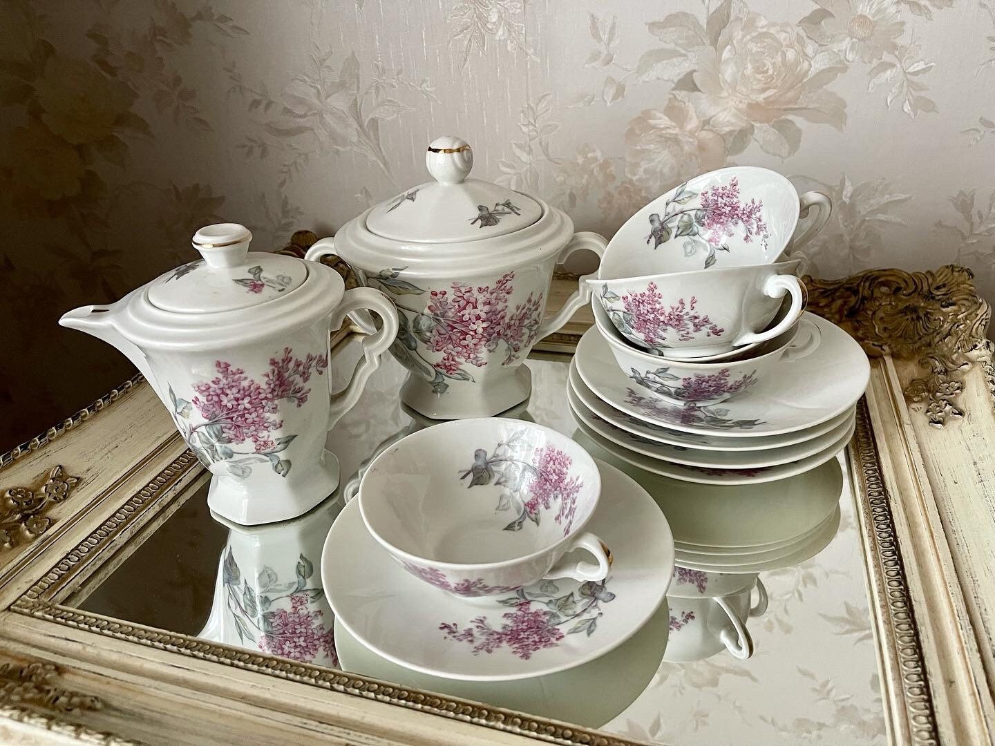 Magnifique Service à Café Pour 6 Personnes. Porcelaine de Limoges .