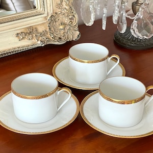 3 Tasses à Café en porcelaine fine de Limoges. Contenance 200 ml. image 4