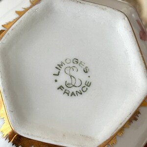 Incroyable service à café en porcelaine Limoges .Signé SL Vers 1950. image 6