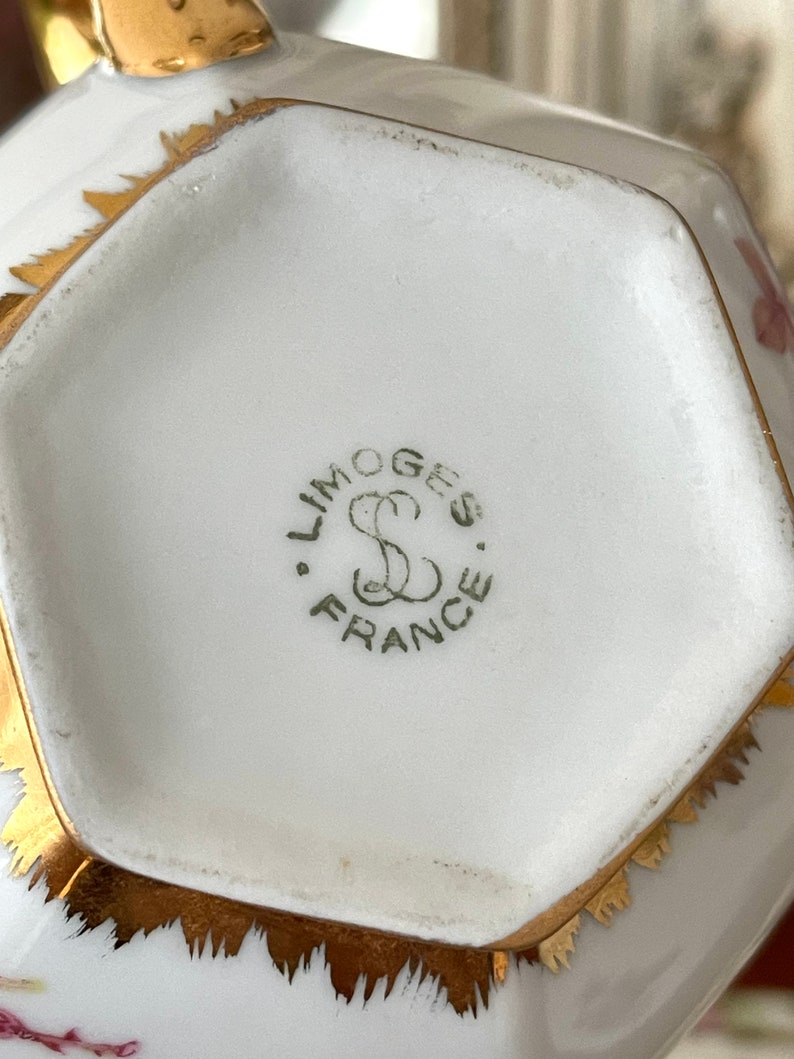 Incroyable service à café en porcelaine Limoges .Signé SL Vers 1950. image 6