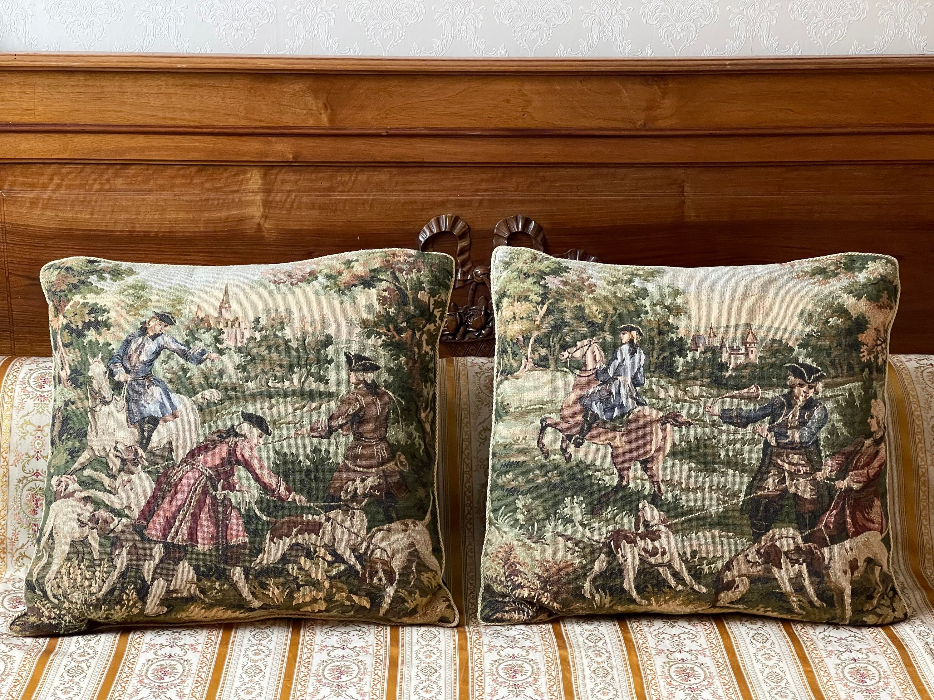 Coussins en Tapisserie .coussins Décoratifs. Gobelin.scène de Chasse à Courre.vintage Française. 47 