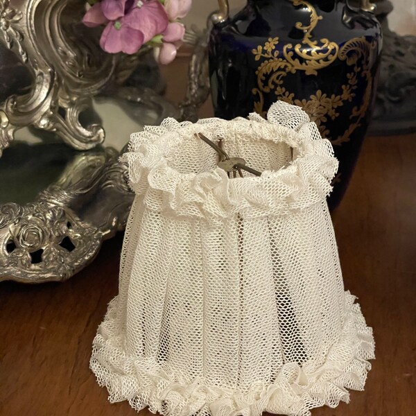 Rare. Abat jour pour lampe/lustre . Vintage Française. Shabby Chic.