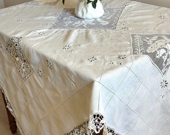 Wonderful antique small tablecloth. Tea tablecloth. Overlay. Embroidery. Lace. Cotton. 150 cm x 150 cm. Restoration. Creation.