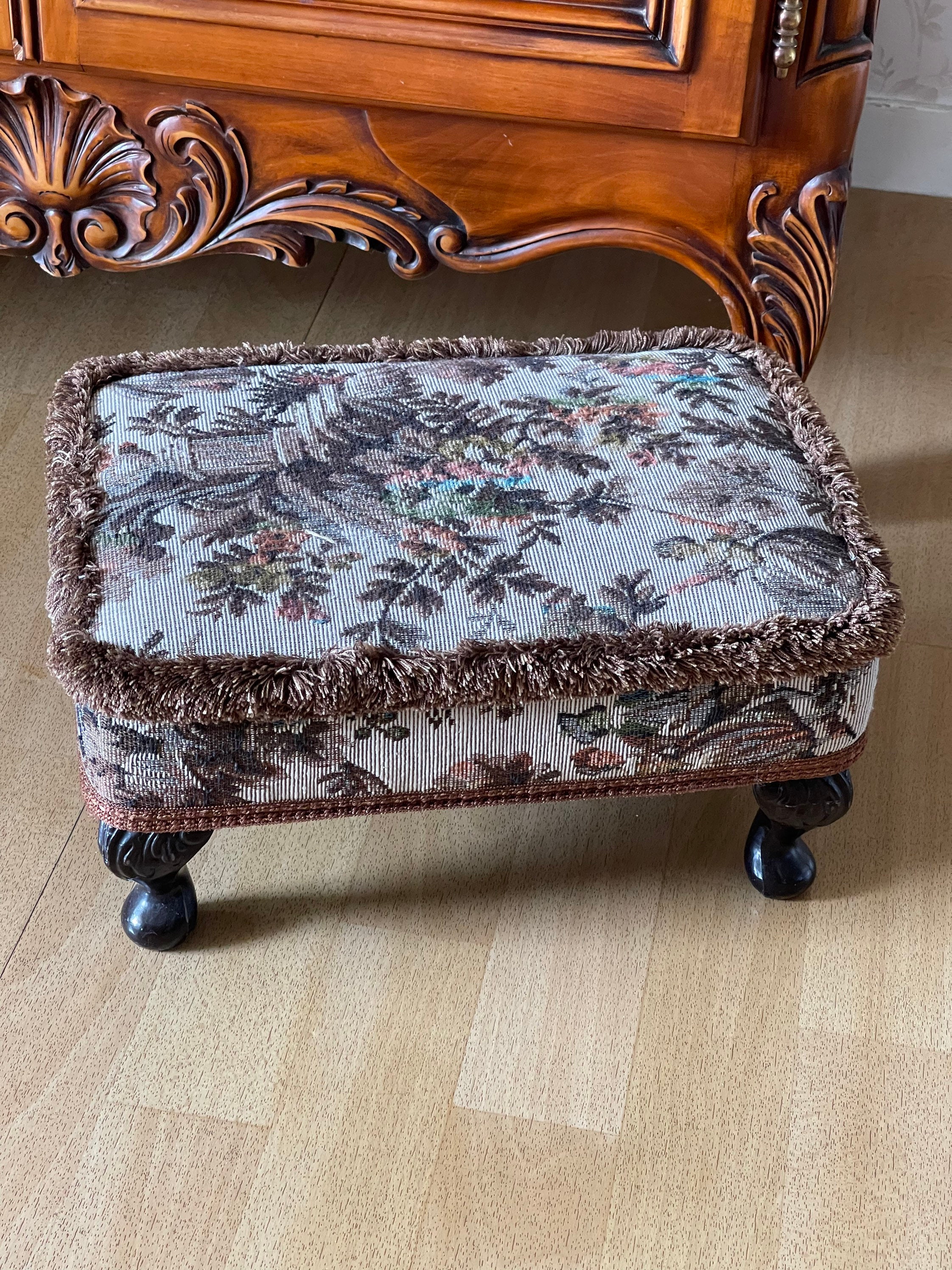 Repose pieds .tabouret