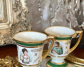 2 Tasses à café en porcelaine de  Porcelaine de luxe . Napoléon et Joséphine.Contenance 150 ml.