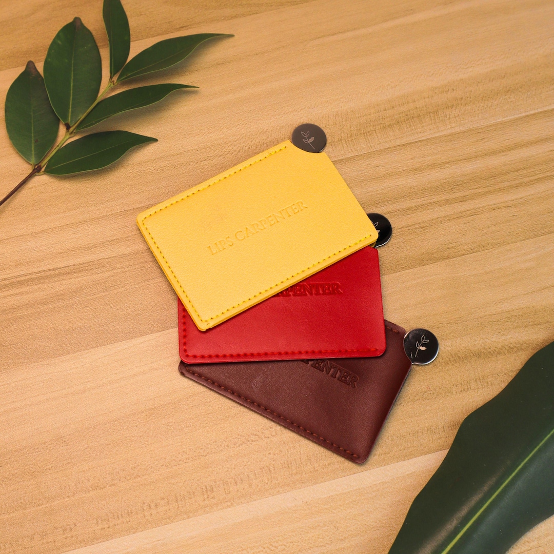 Personalized Pocket Mirror: Credit Card Size, Engraved Gift - Etsy