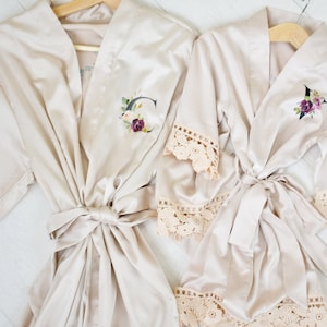 Flower Girl Robe // Bridesmaid Robes // Personalized Robe // Bride Robe // Bridal Party Robes //  Bridesmaid Proposal Gift // Bridal Robe