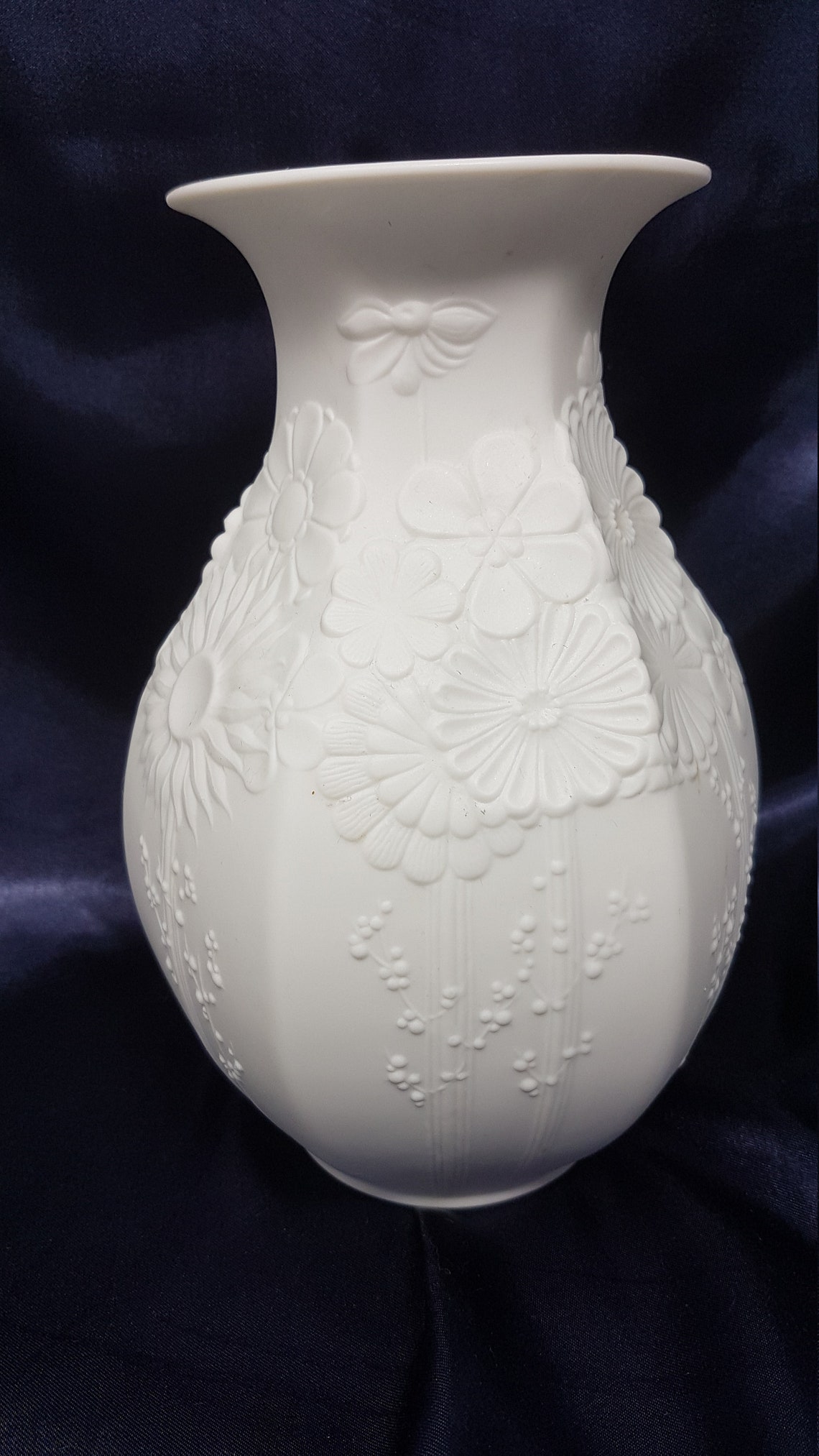 AK KAISER Vase made of biscuit porcelain Matt reed décor Etsy