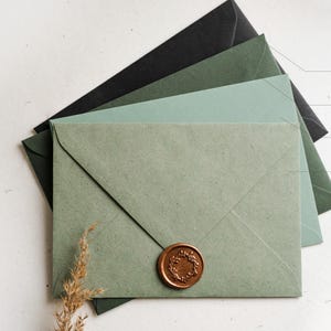 Briefumschläge - Zur Hochzeit - Kraftsalbei Umschlag - Umschlag grün - hochwertiger Kuvert - edle Umschläge - recycled - Hochzeitskarten
