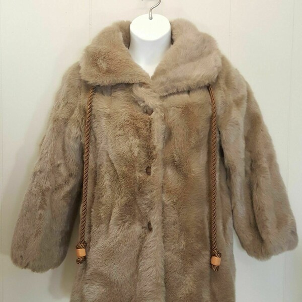 Shop Vintage Fur Coat - Etsy