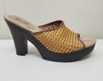 Mudd 9 Sandals Open Toe Tan Weave Woven Heels Platforms Vintage Chunky 90s Y2K