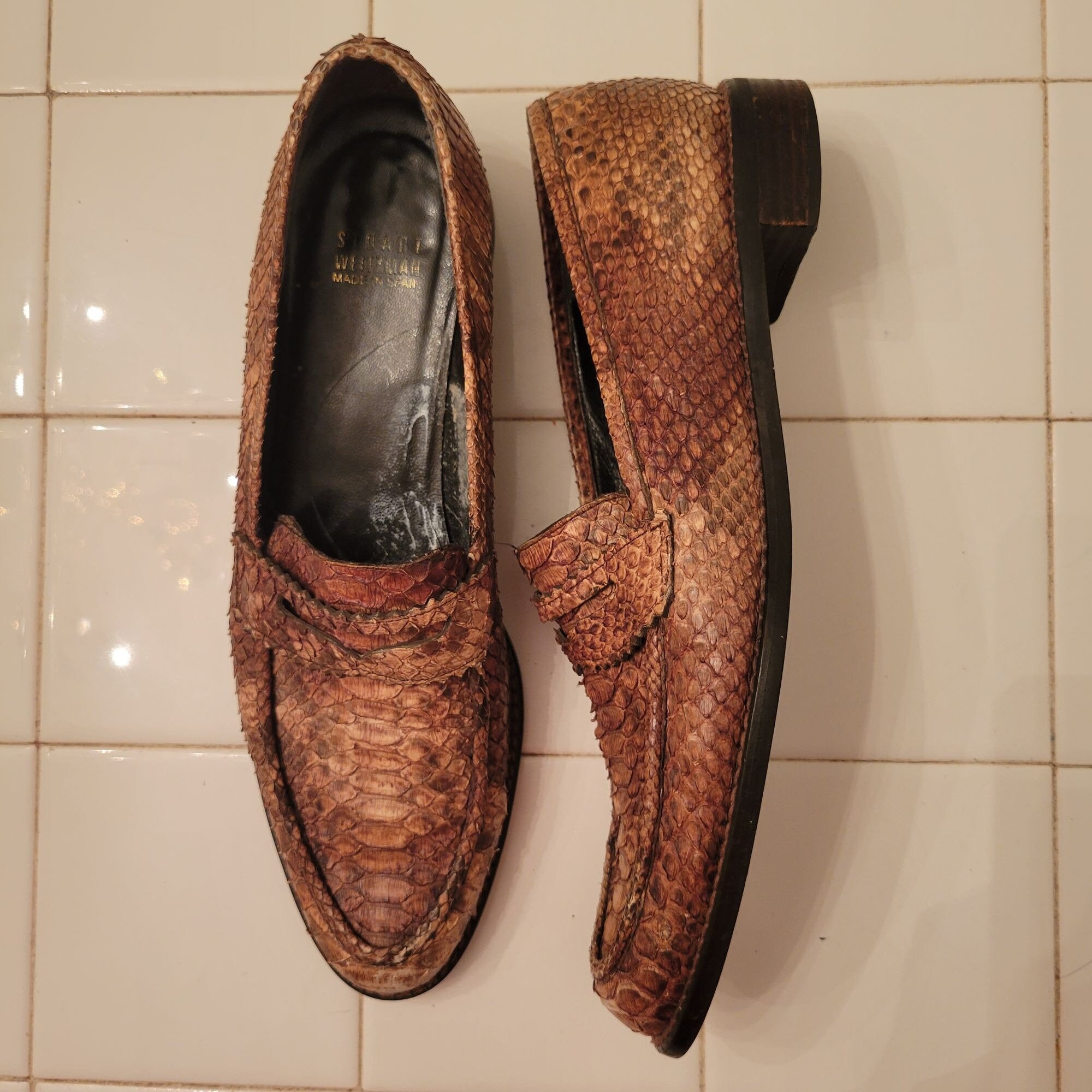 Stuart Weitzman Genuine Python Loafers 9N Made In Spain Brown Flat Strap Preppy Twee Academia