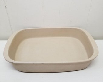 pampered chef casserole dish with lid