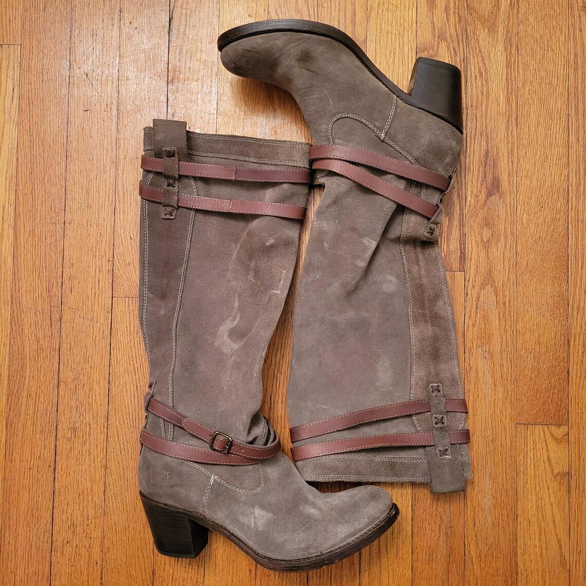 FRYE Oiled Fatigue Suede Leather Buckle Strap Tall Boots 10B JANE Boho Western, foto 3 di 5