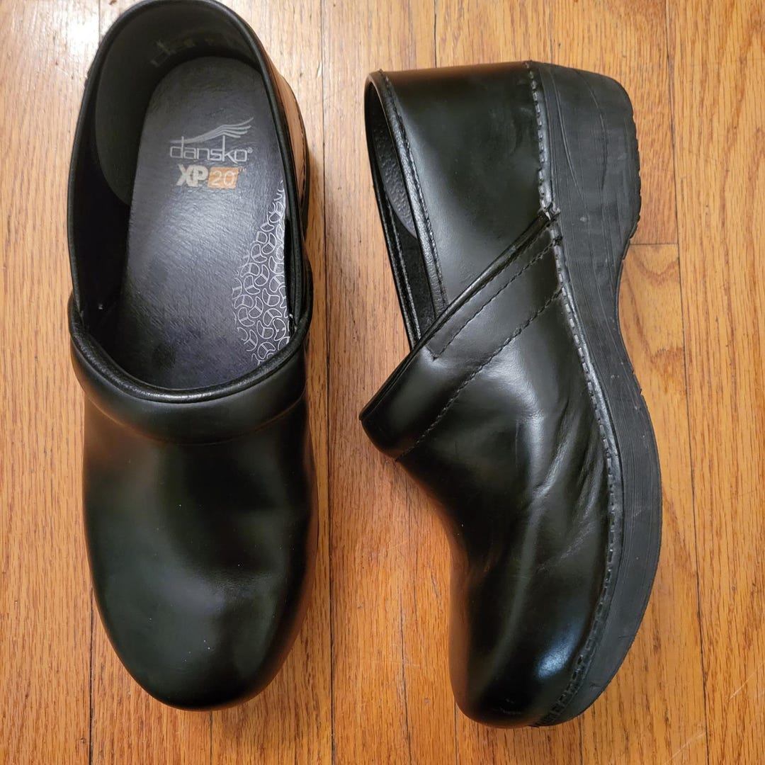 Dansko XP 2.0 Black Leather 42 Comfort Clogs Nursing Shoes  display picture 1