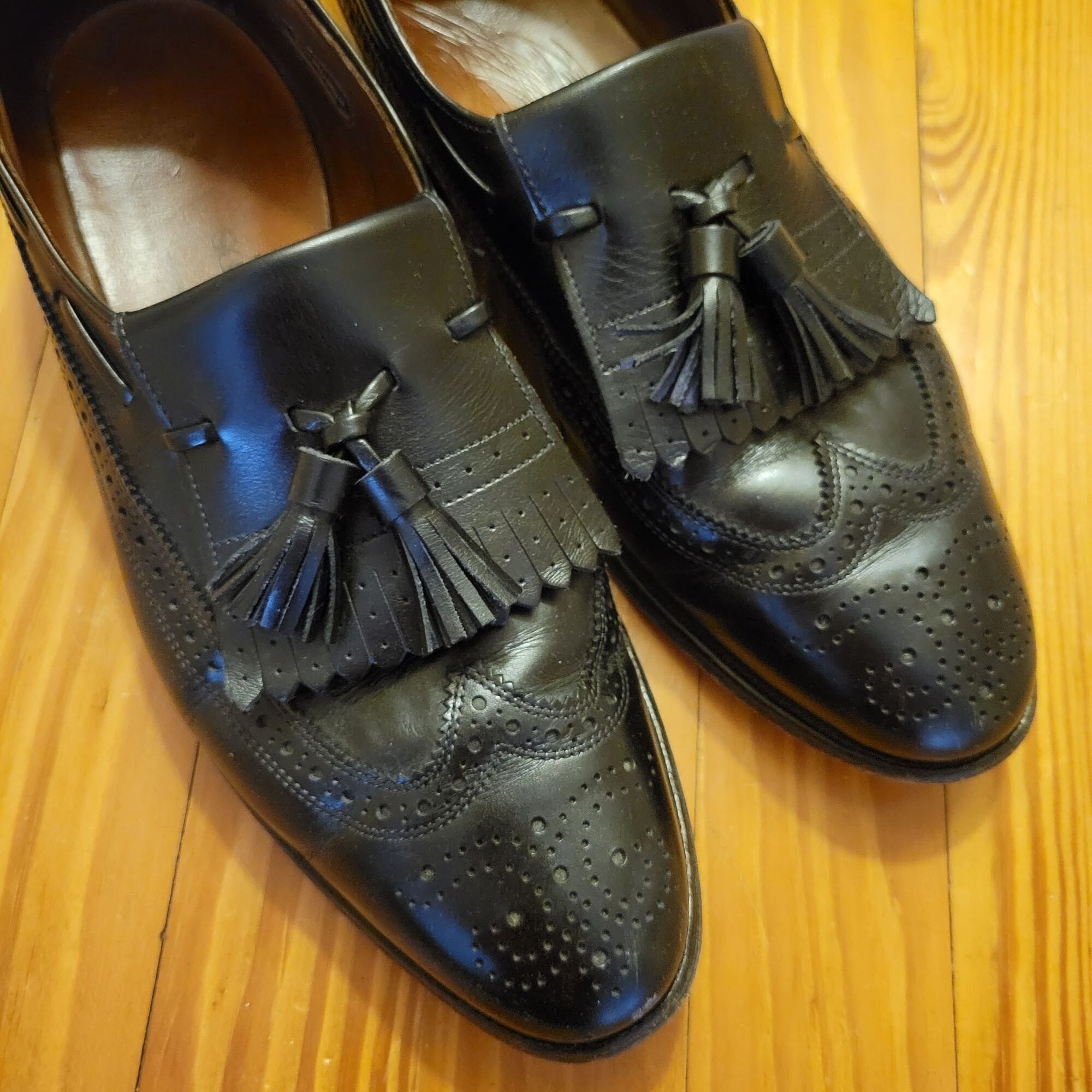 Allen Edmonds Grayson Men\'s Black Leather Tassels Loafers Sz 9.5C - Like a New Allen Edmonds Grayson Tassel Loafer 68467 Men main image 2