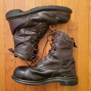 Red Wing Boots Leather Safety Steel Toe Work Boots 9.5W Waterproof EH 8 in Dynaforce